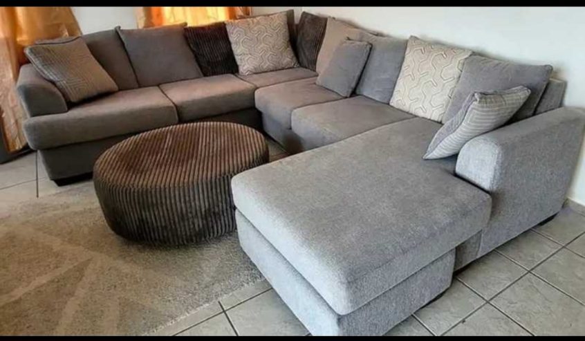 U Shaped sectional, Ottoman and Rug Included