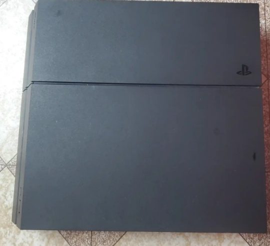 Playstation 4 Console Plus 9 Games Like New