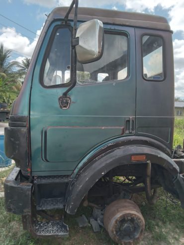 mercedes benz 2627 10 wheeler truck