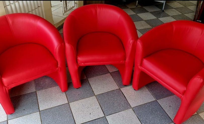 FANCY RED LOUNGE CHAIRS