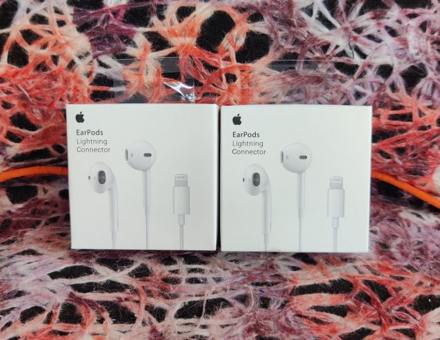 Authentic Apple EarPods Lightning Connector Headsets