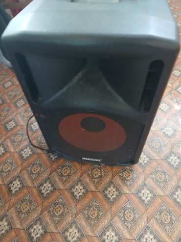 MAXSONIC 300W SPEAKER GOOD CONDITION