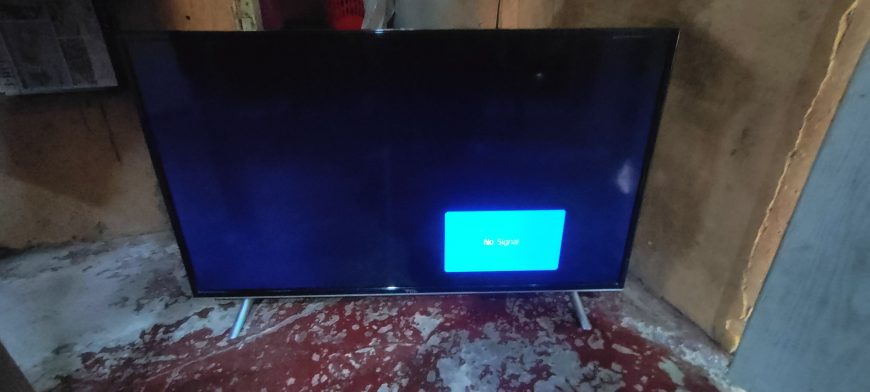 43″ non-smart TV