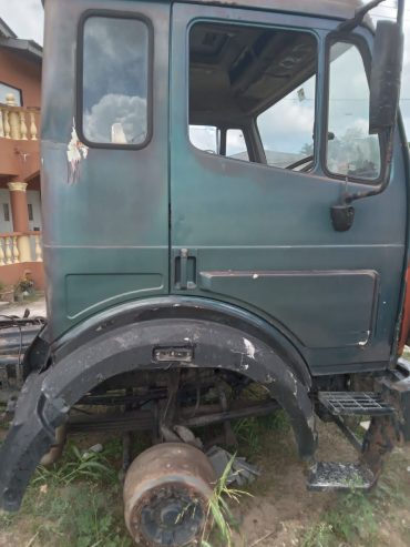 mercedes benz 2627 10 wheeler truck