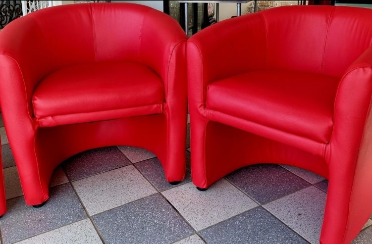 FANCY RED LOUNGE CHAIRS