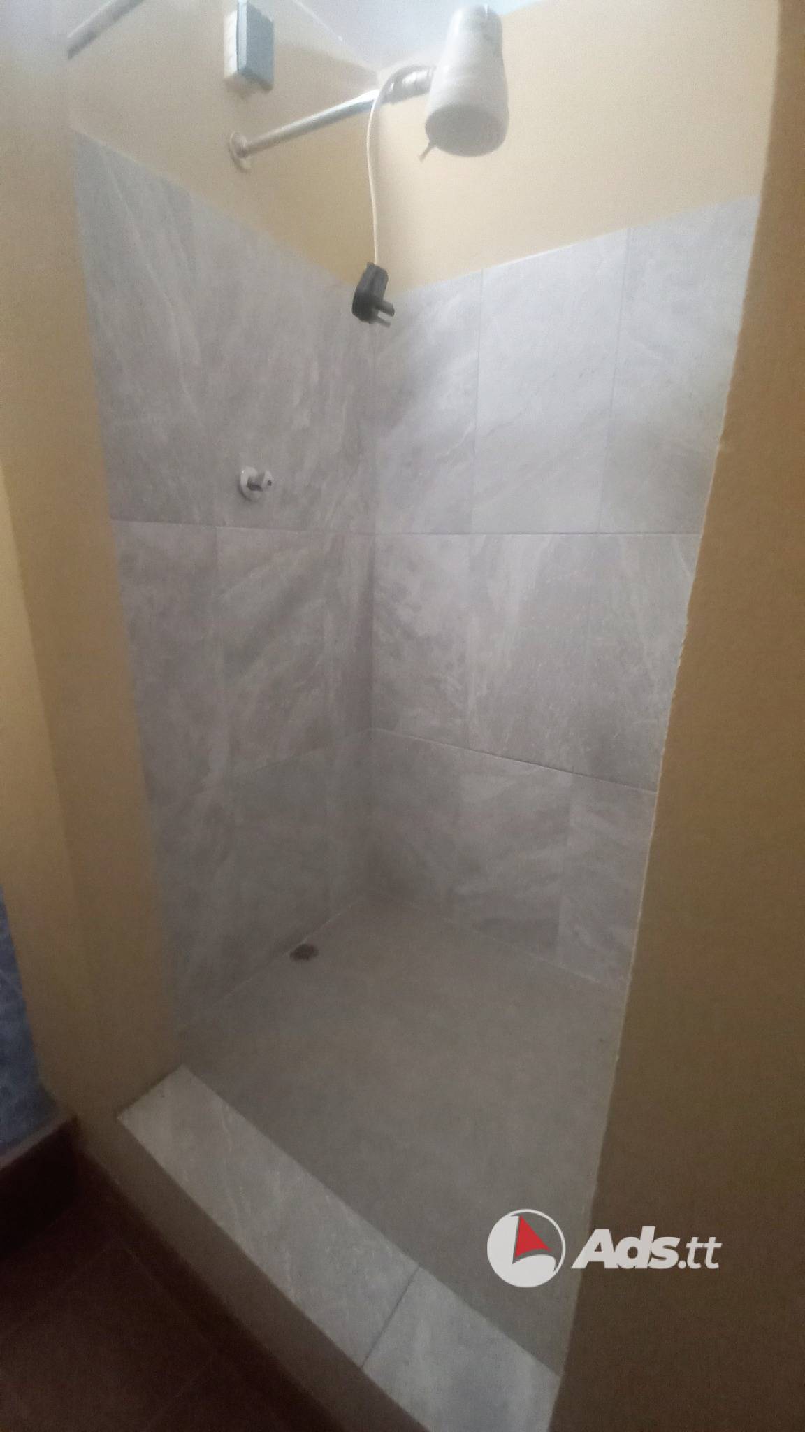 KELLY VILLAGE, COMMERCIAL SPACES