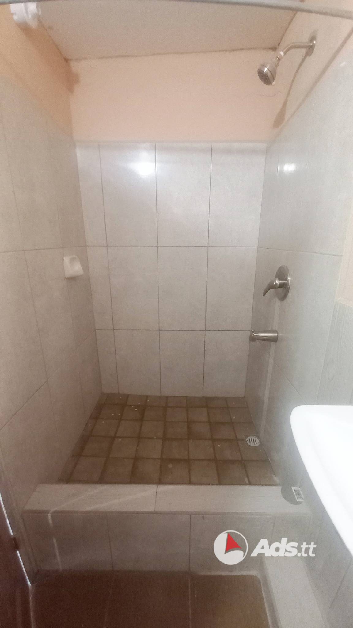 KELLY VILLAGE, COMMERCIAL SPACES