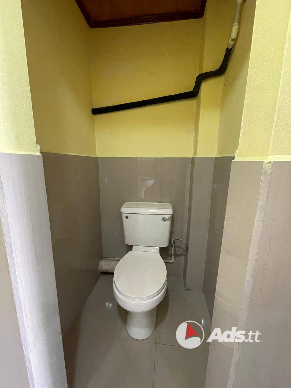 PENAL COMMERCIAL SPACE