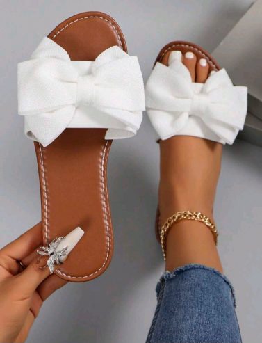 Toes out bow sandals