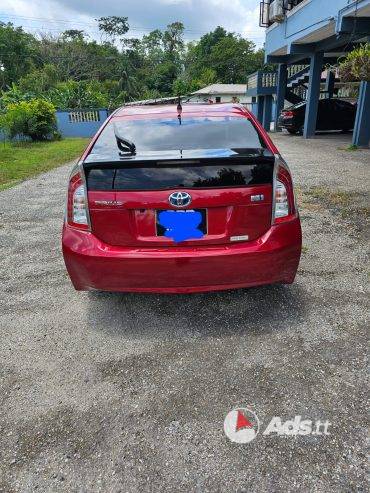 🚗✨ FOR SALE: 2013 Toyota Prius (Hybrid) ✨🚗