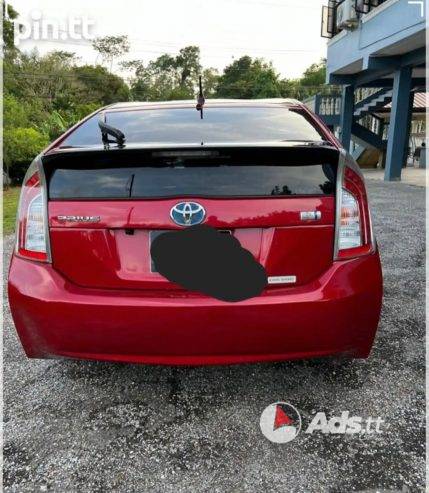 🚗✨ FOR SALE: 2013 Toyota Prius (Hybrid) ✨🚗