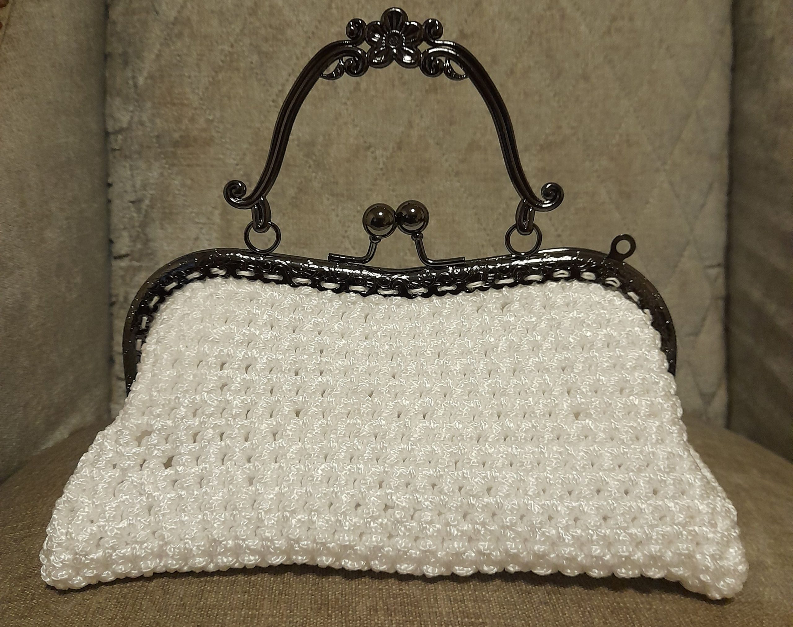 Crochet Kiss Lock Handbag