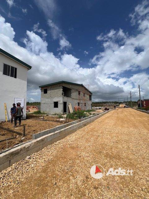 New townhouses for sale in Palmiste, Longdenville