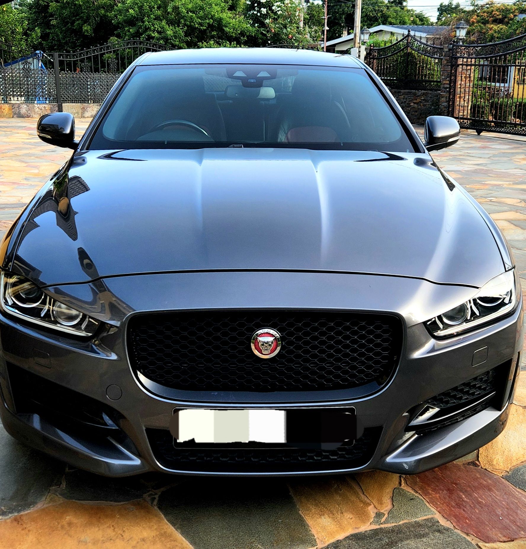 JAGUAR XE R SPORT