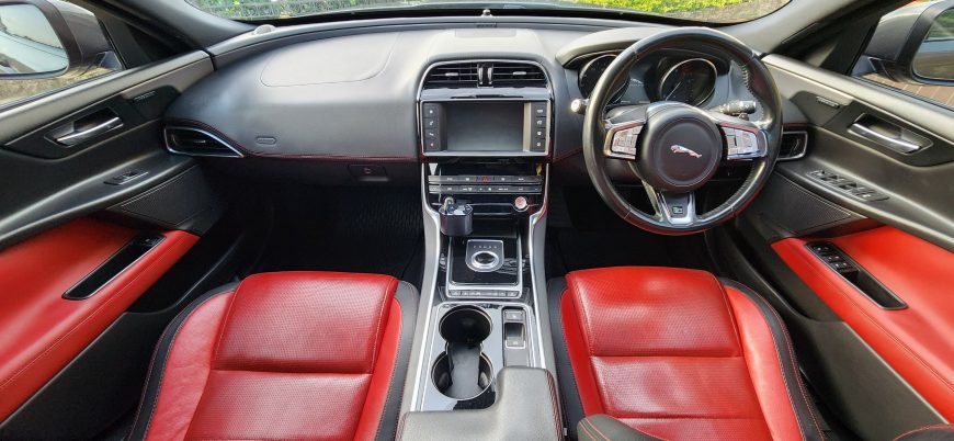 JAGUAR XE R SPORT