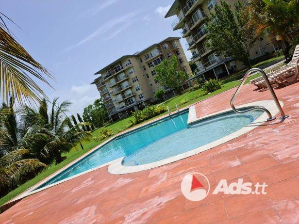 Seafront condo for rent in Claxton Bay
