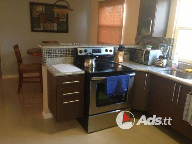 Seafront condo for rent in Claxton Bay