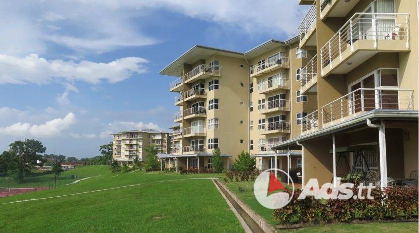 Seafront condo for rent in Claxton Bay