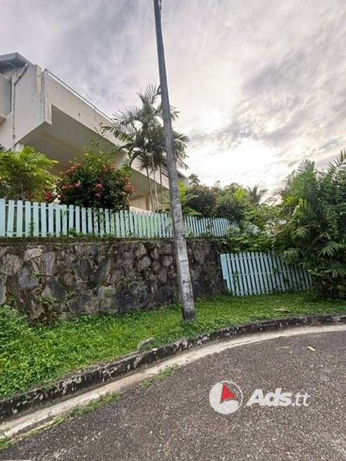 House for sale in Petit Valley