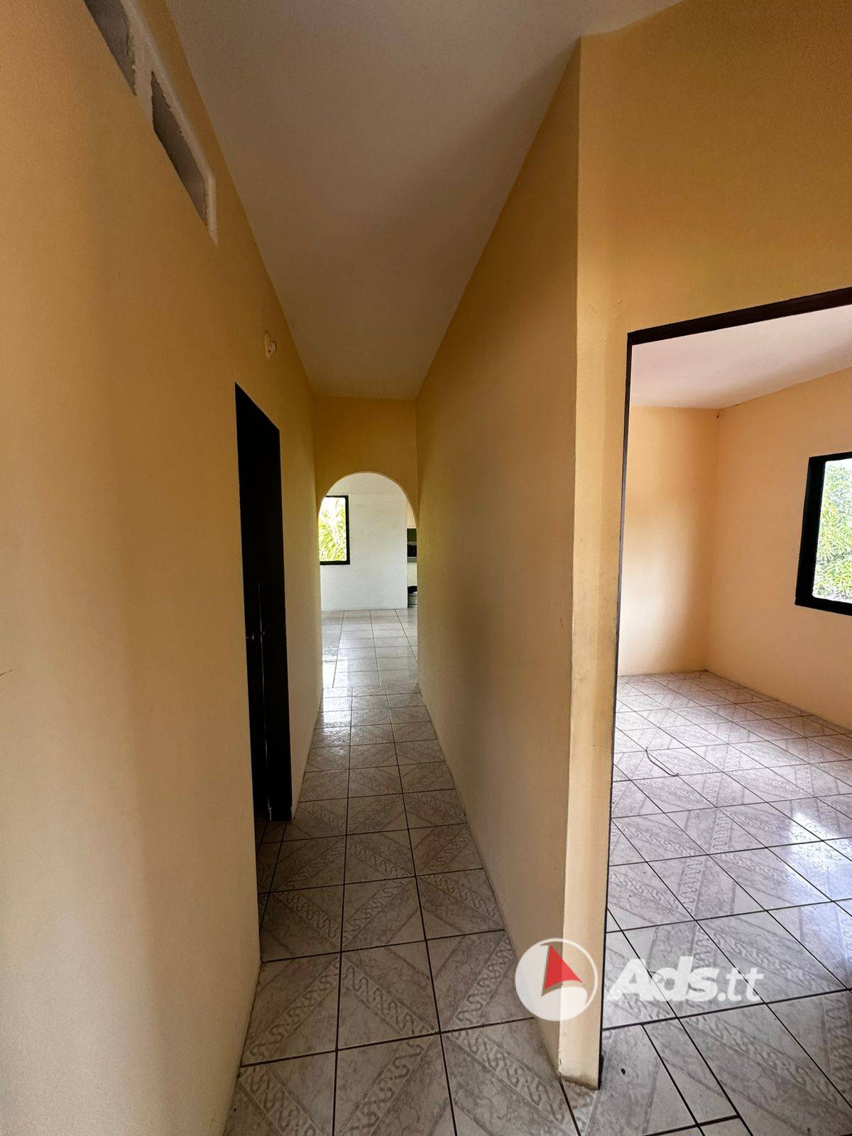 3 Bedroom Upstairs Apartment for Rent – Arena Road Freeport