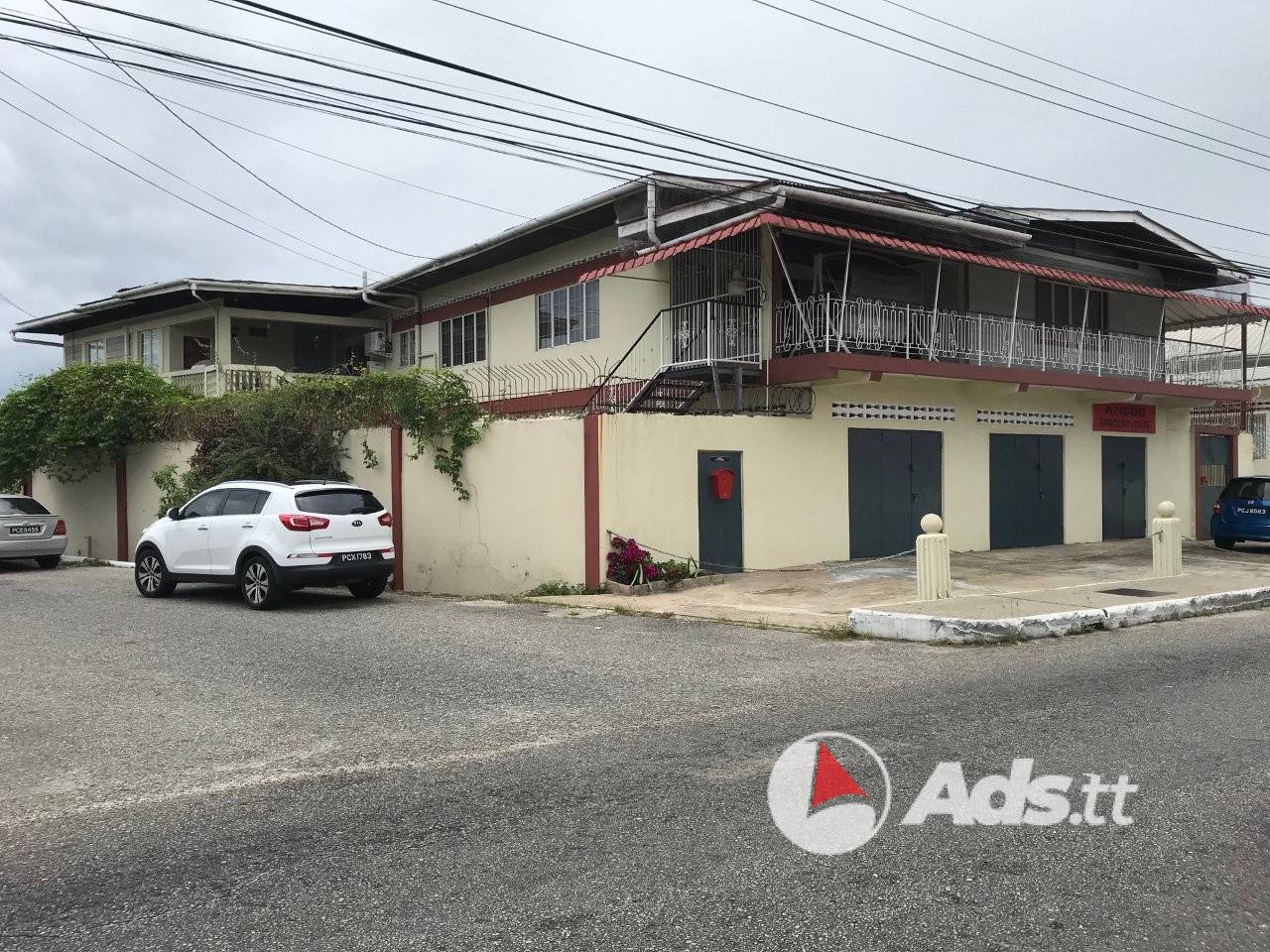 Large house for sale in Barataria
