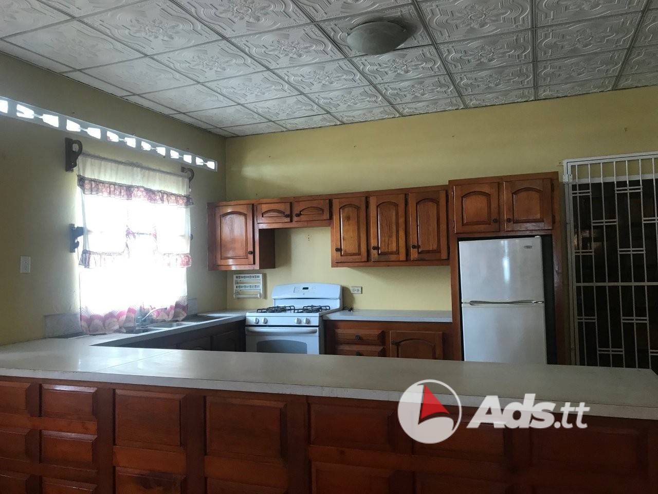 Large house for sale in Barataria