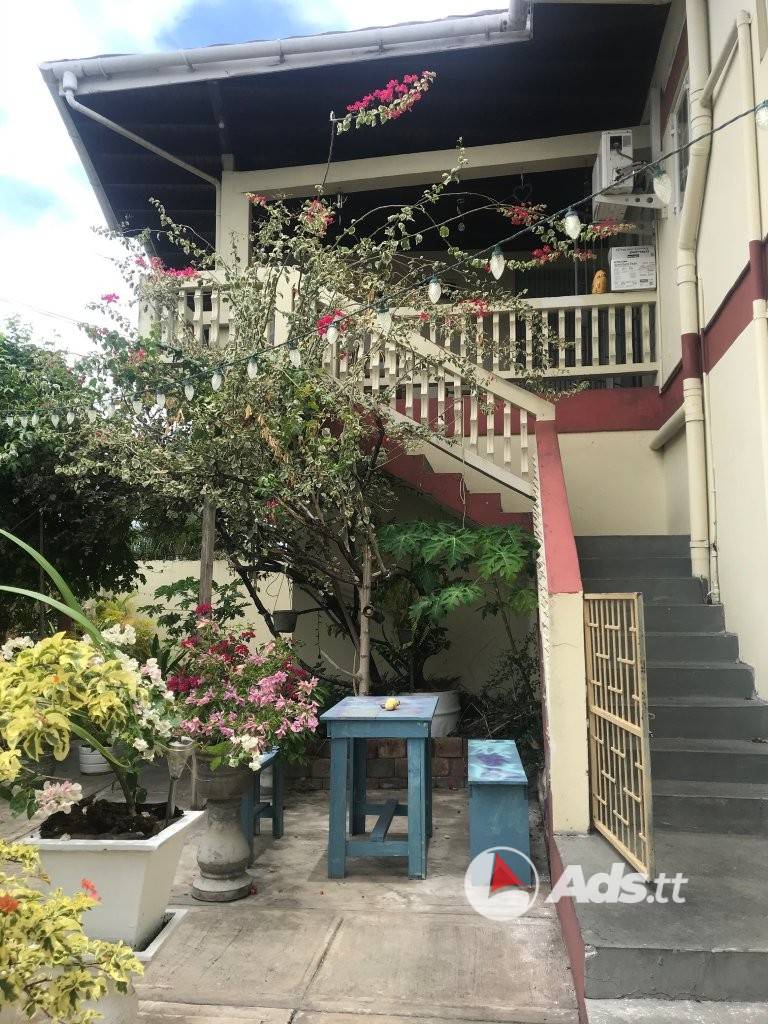 Large house for sale in Barataria