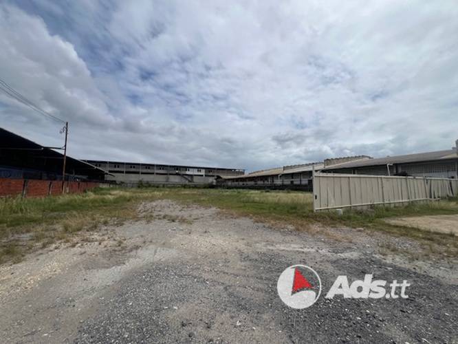 One-acre parcel for sale at El Socorro South