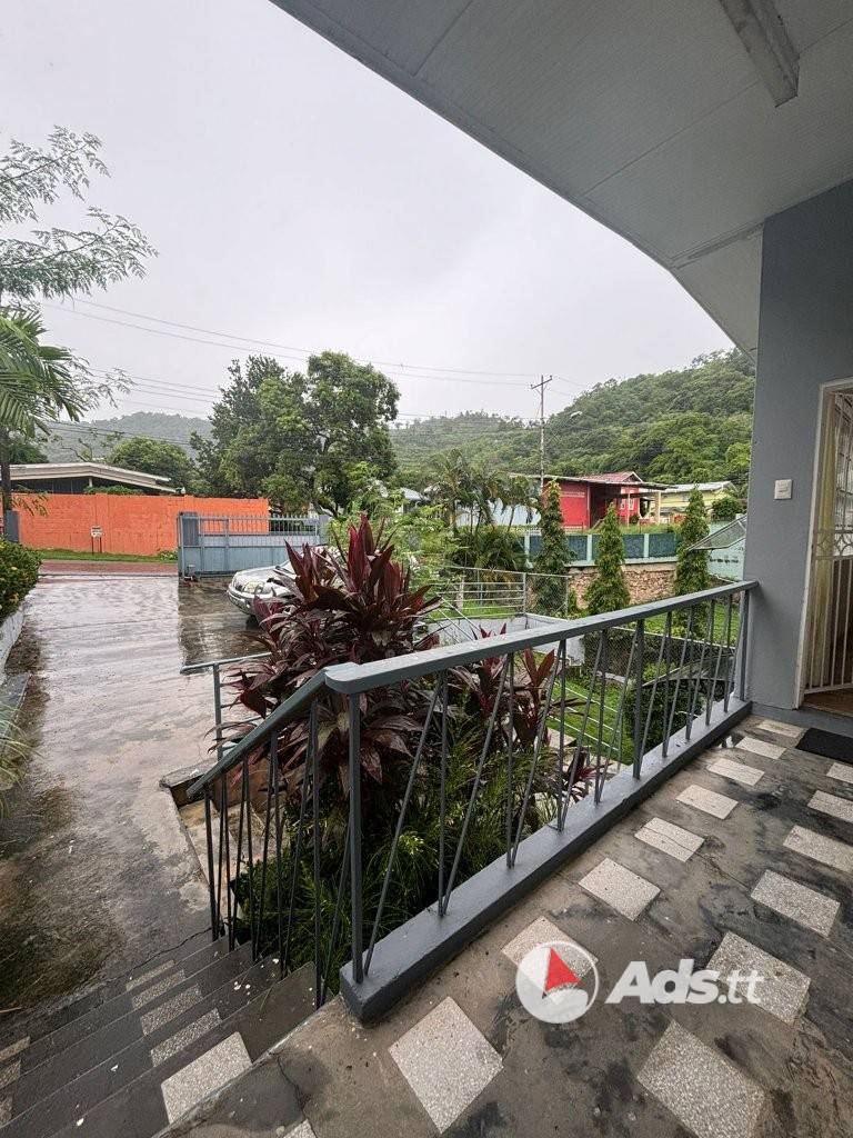 Upstairs apartment for rent in Cascade