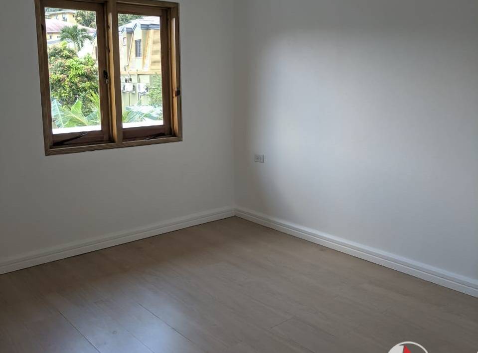 Three bedroom penthouse for rent in Maraval