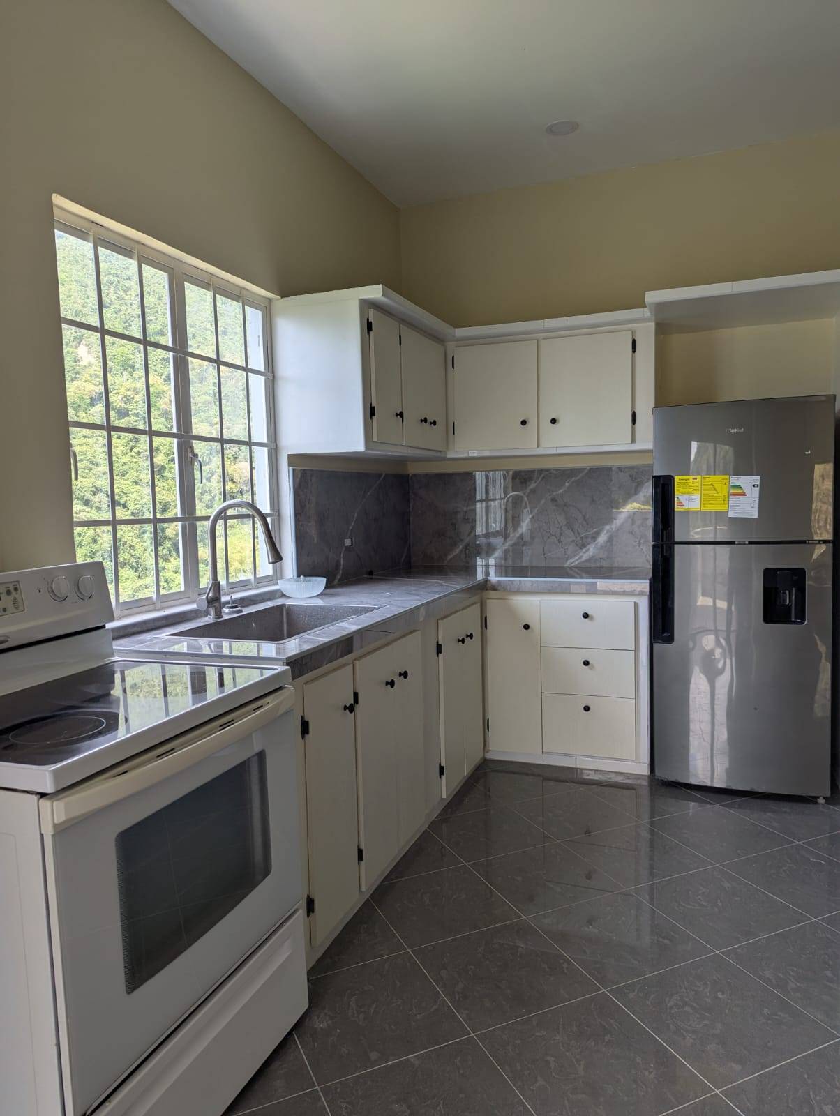 Furnished apartment for rent in Glencoe