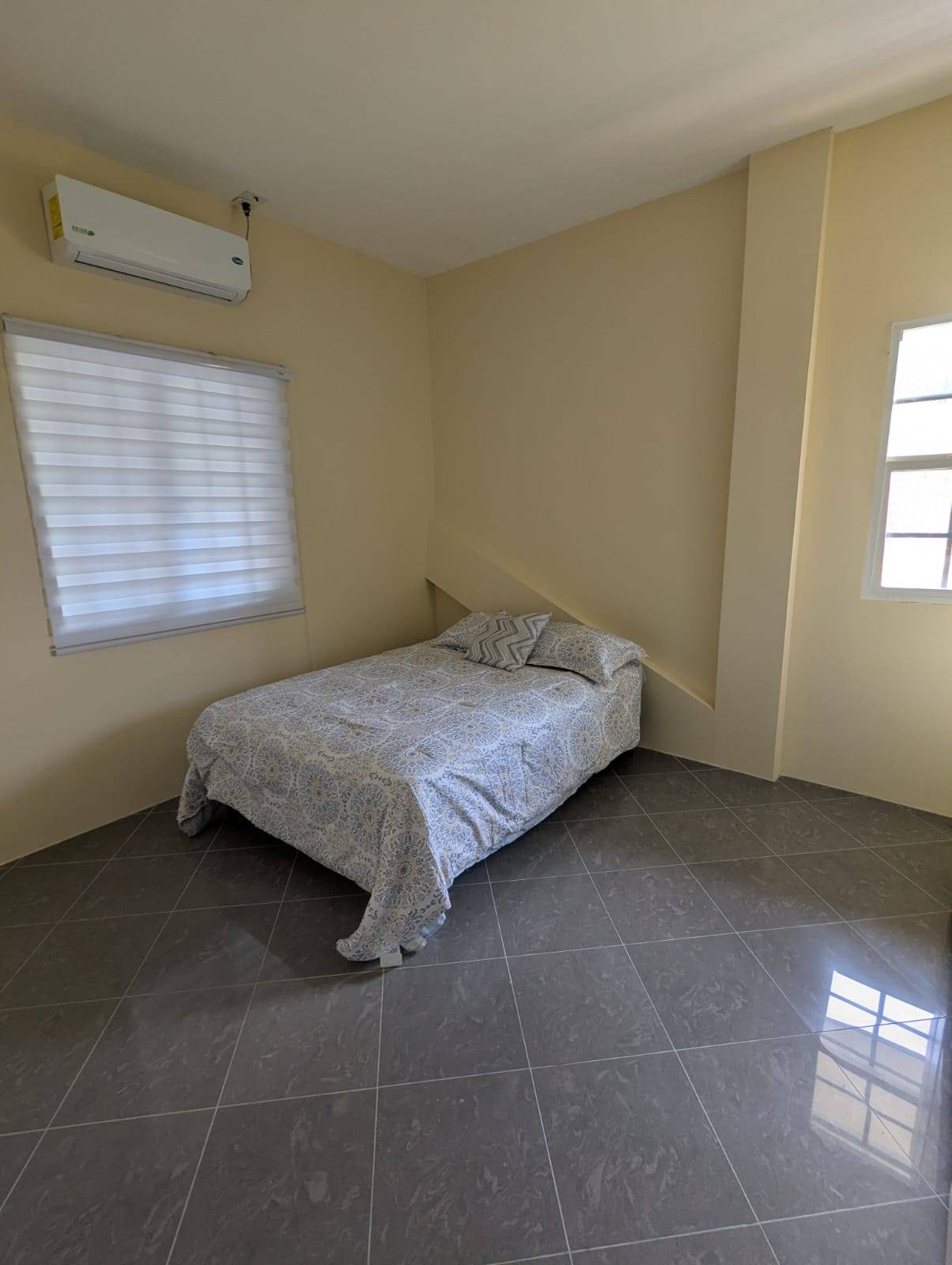 Furnished apartment for rent in Glencoe