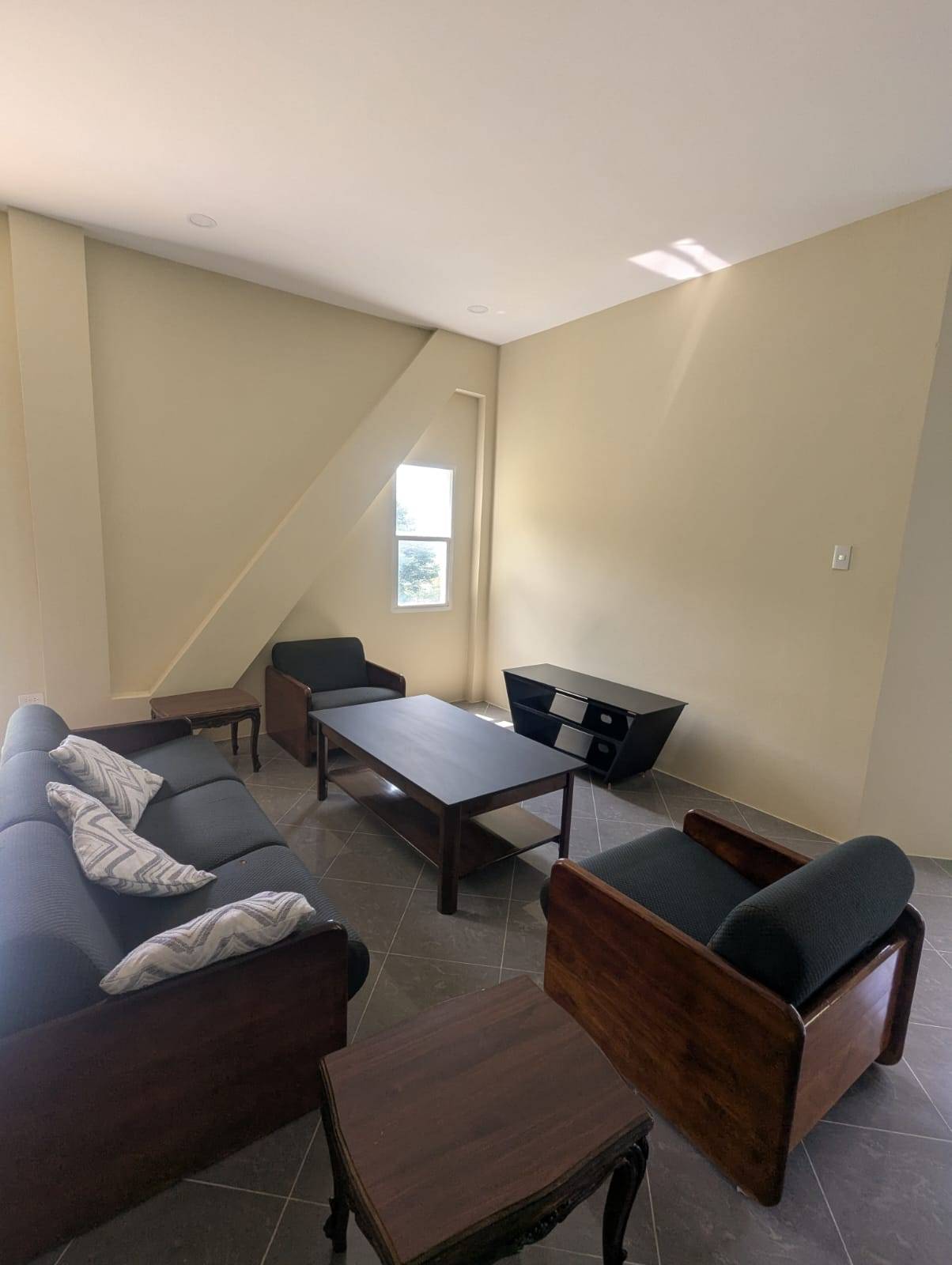 Furnished apartment for rent in Glencoe