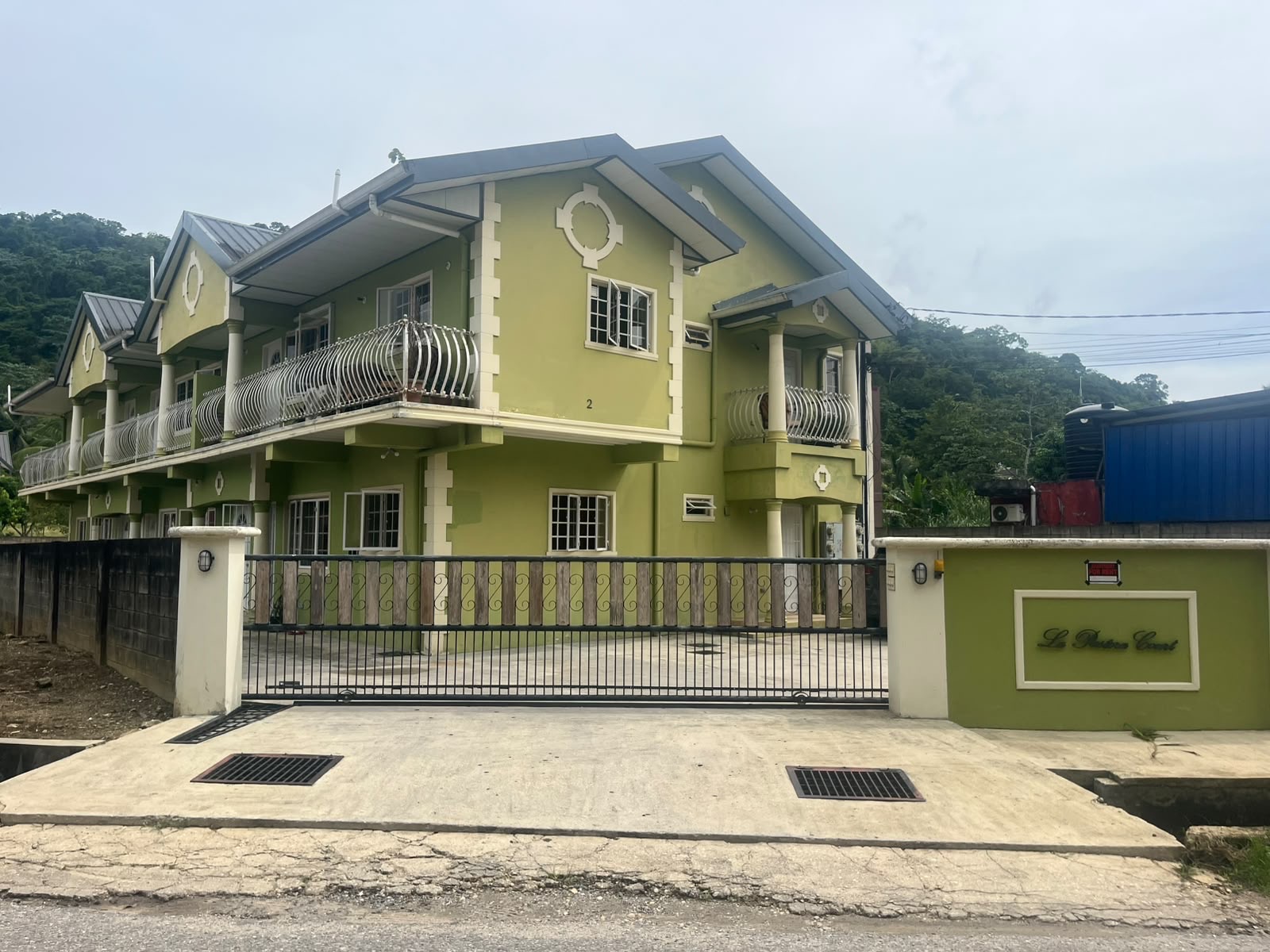 2 Bedroom upstairs apartment