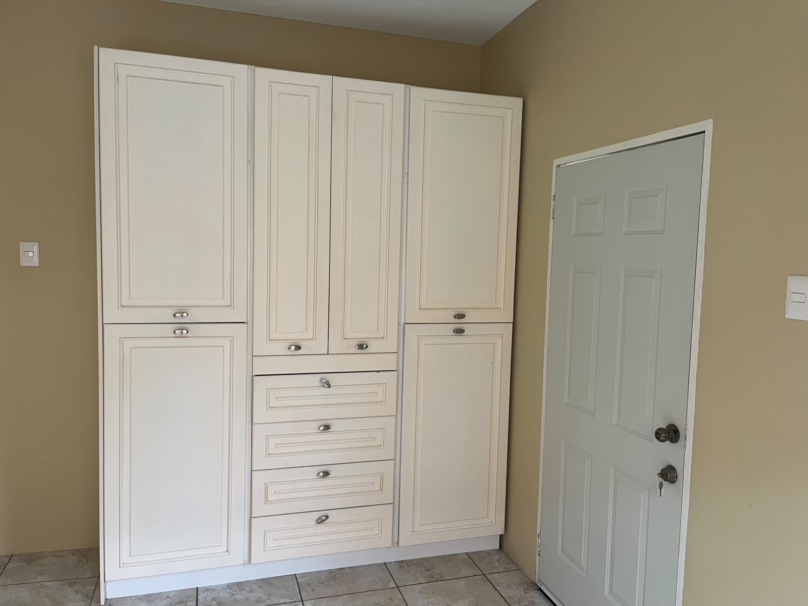 2 Bedroom upstairs apartment