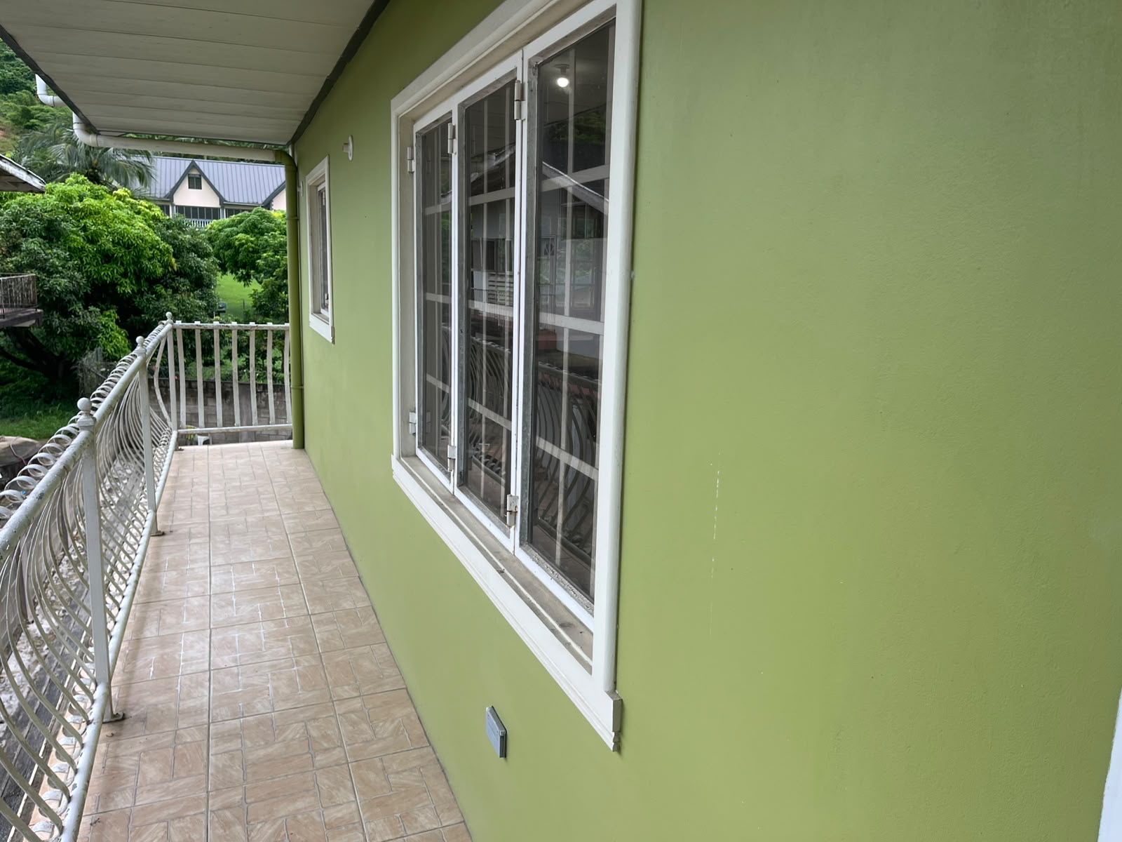 2 Bedroom upstairs apartment